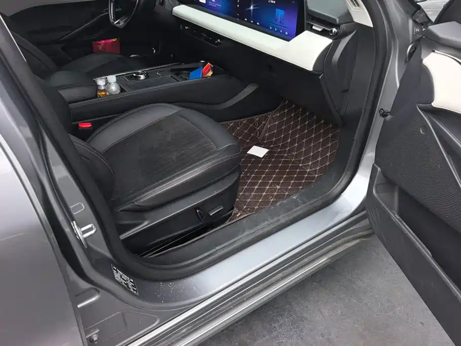 Ford Mondeo — миниатюра 8