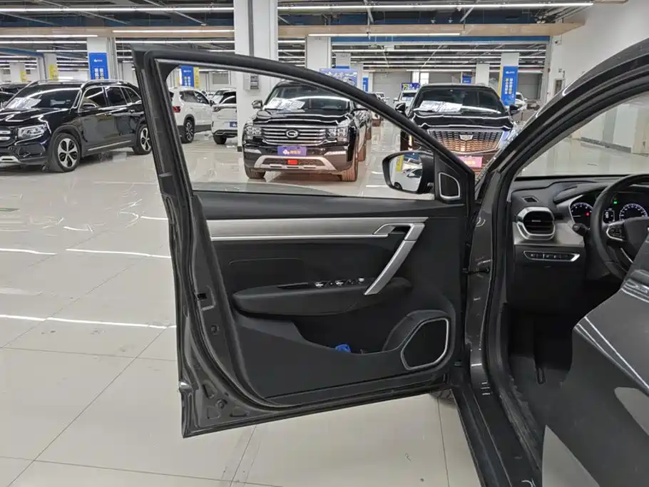 Geely Binyue — миниатюра 7