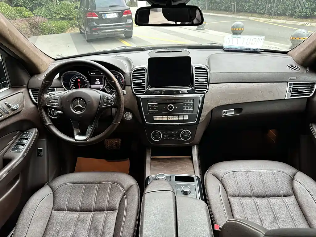Mercedes-Benz GLE (Import) — миниатюра 5