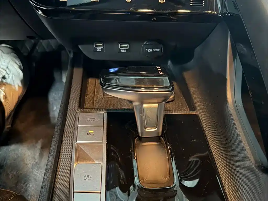 Hyundai Elantra — миниатюра 12