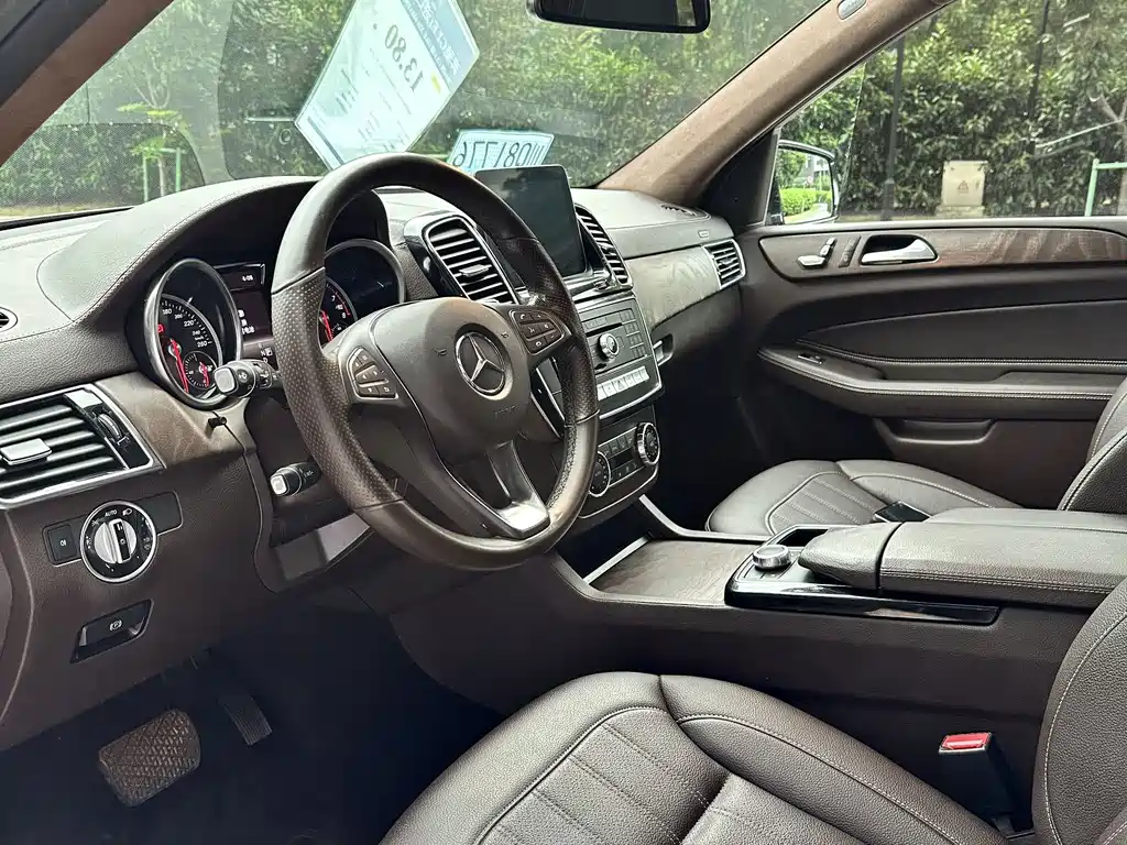 Mercedes-Benz GLE (Import) — миниатюра 4