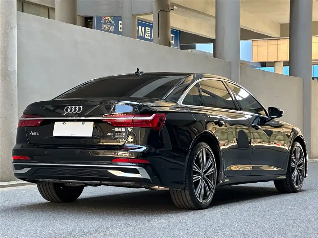 Audi A6L 2025 45 TFSI quattro + Premium