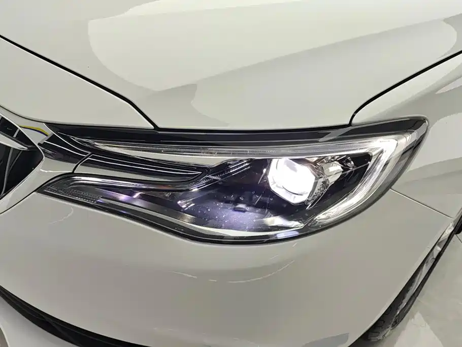 Buick Excelle — миниатюра 5