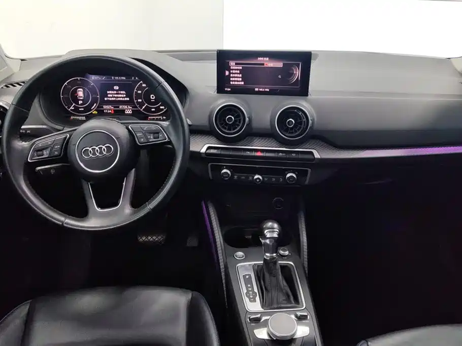 Audi Q2L e-tron — миниатюра 12