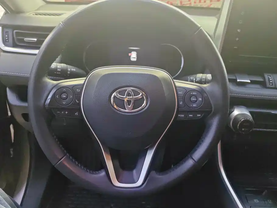 Toyota RAV4 — миниатюра 15