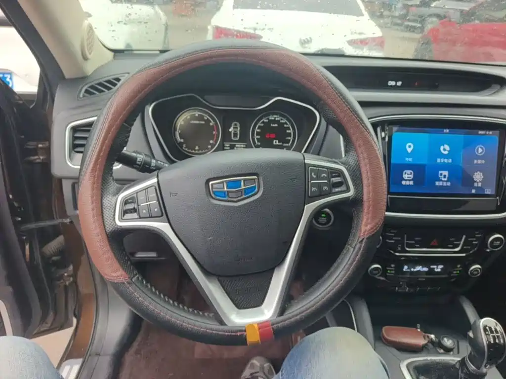 Geely Vision X6 — миниатюра 11