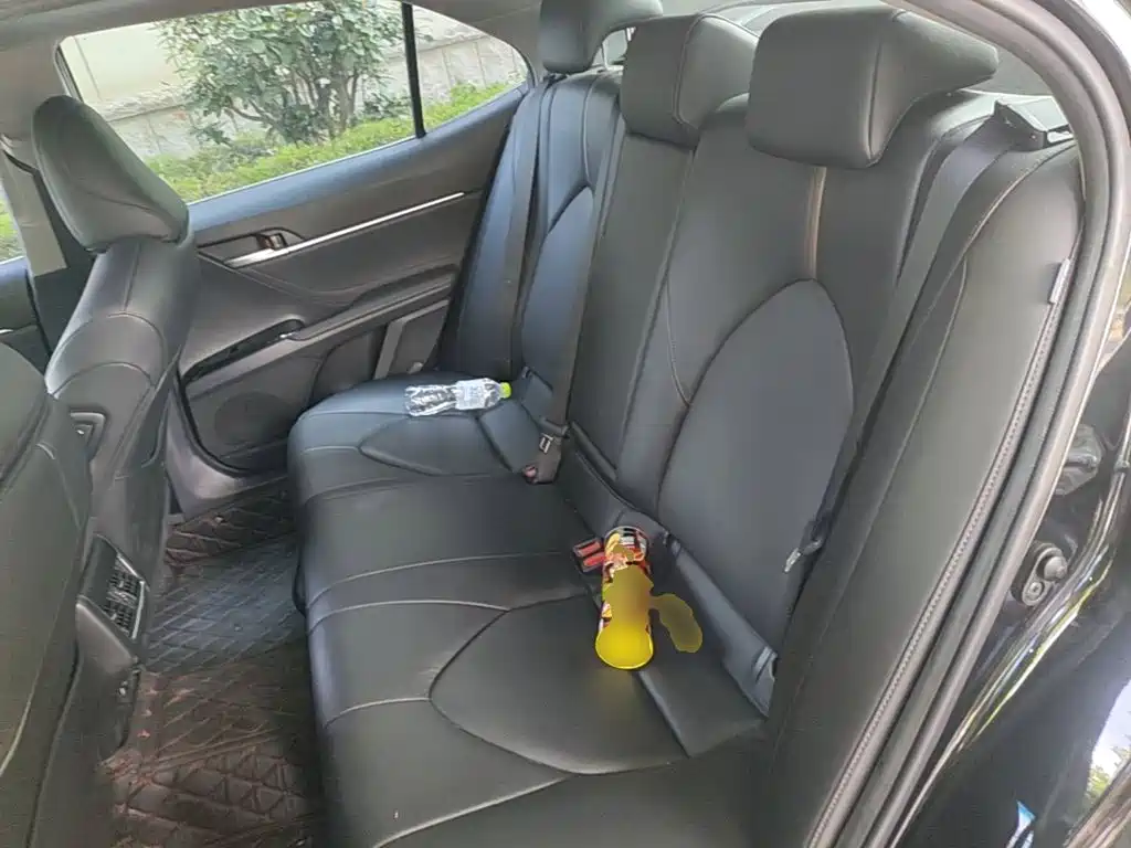 Toyota Camry — миниатюра 17