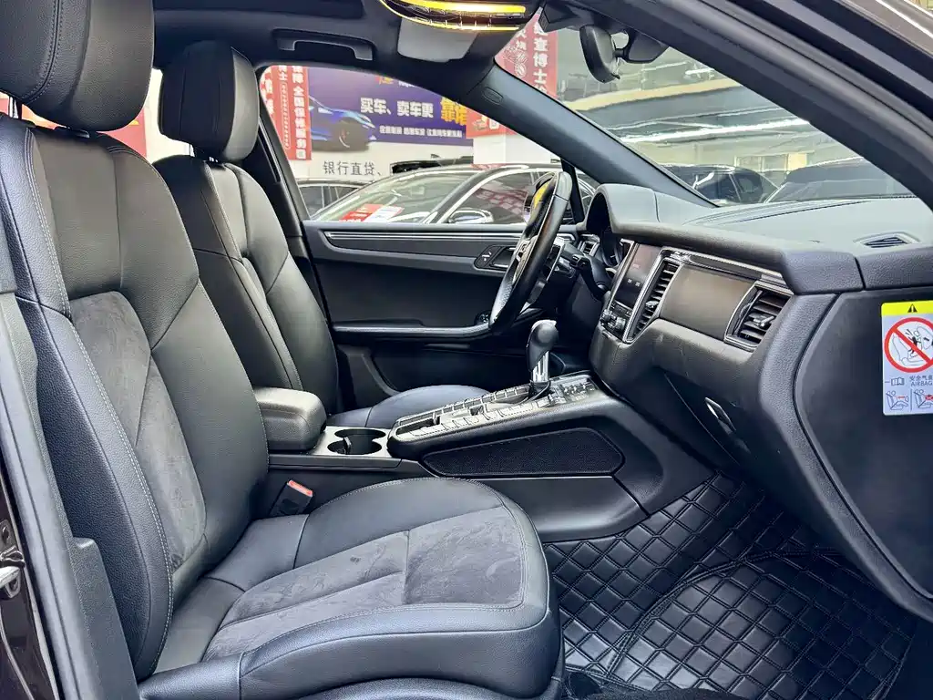 Porsche Macan — миниатюра 11