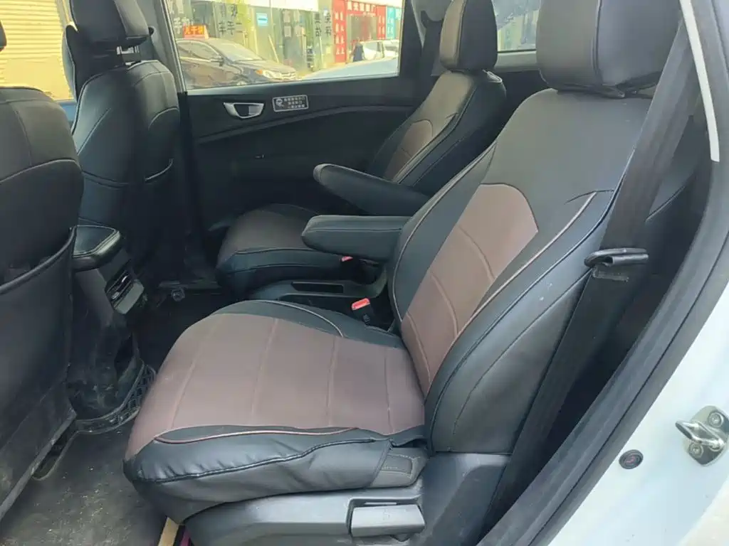 Wuling Jiachen — миниатюра 17