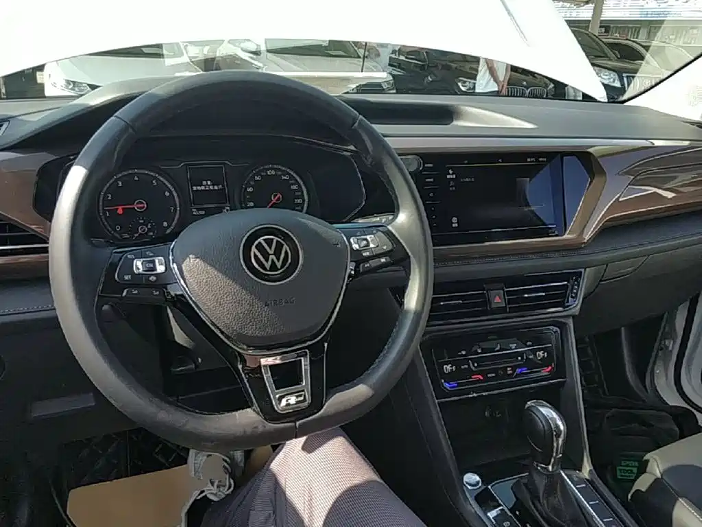 Volkswagen Tharu — миниатюра 10