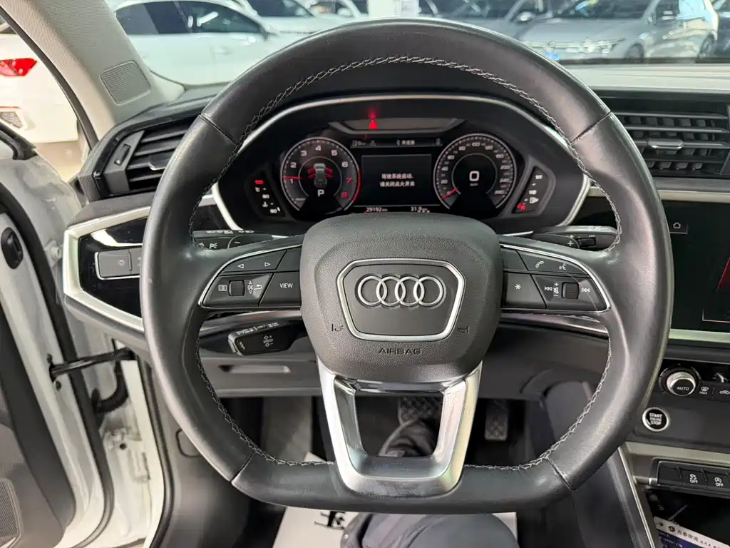 Audi Q3 — миниатюра 11