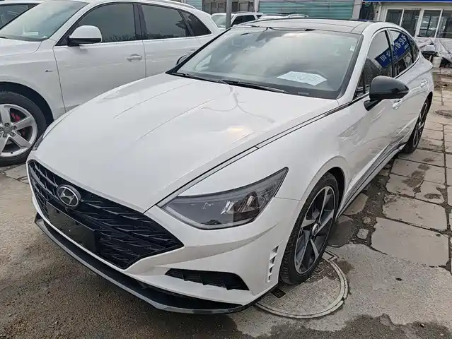 HYUNDAI SONATA