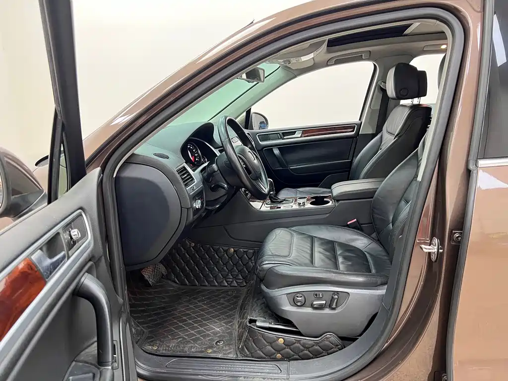 Volkswagen Touareg 3.0TSI Standard Config Type, фото 15