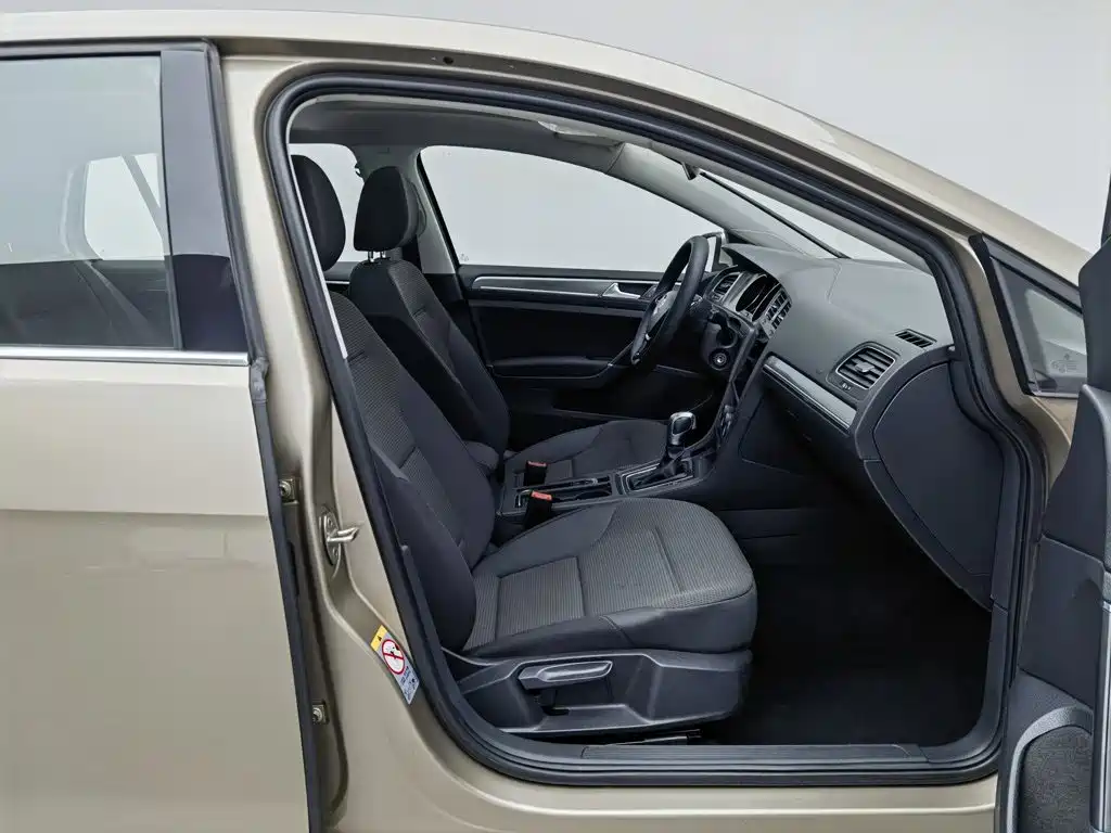 Volkswagen Golf — миниатюра 23