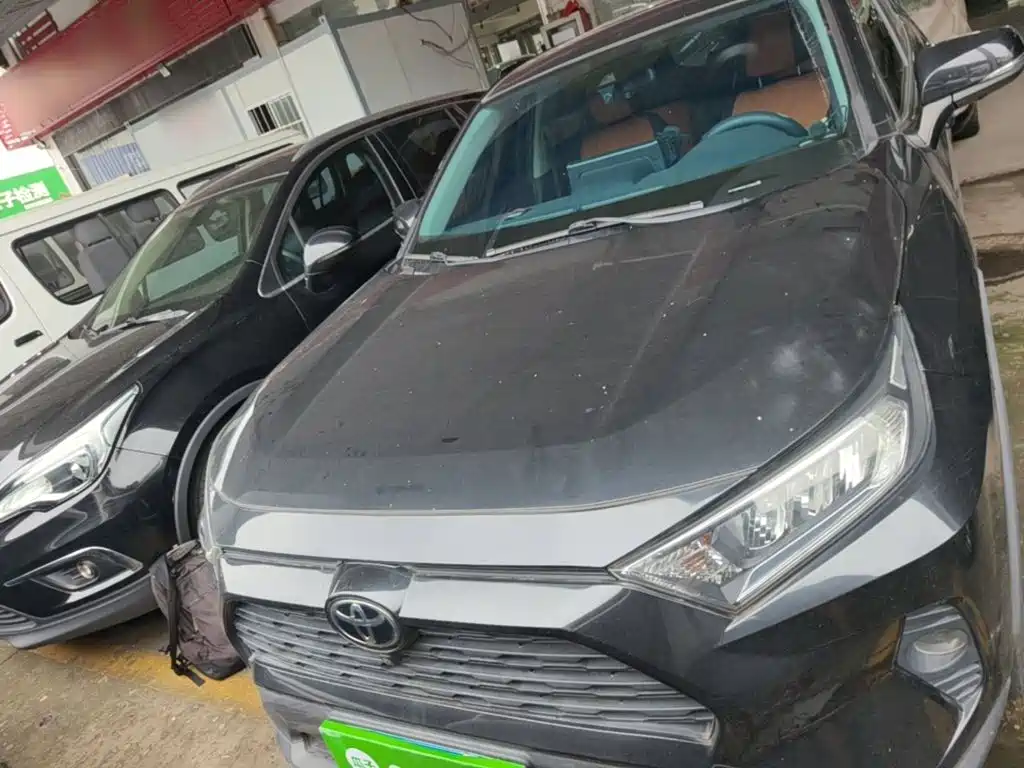 Toyota RAV4 — миниатюра 3
