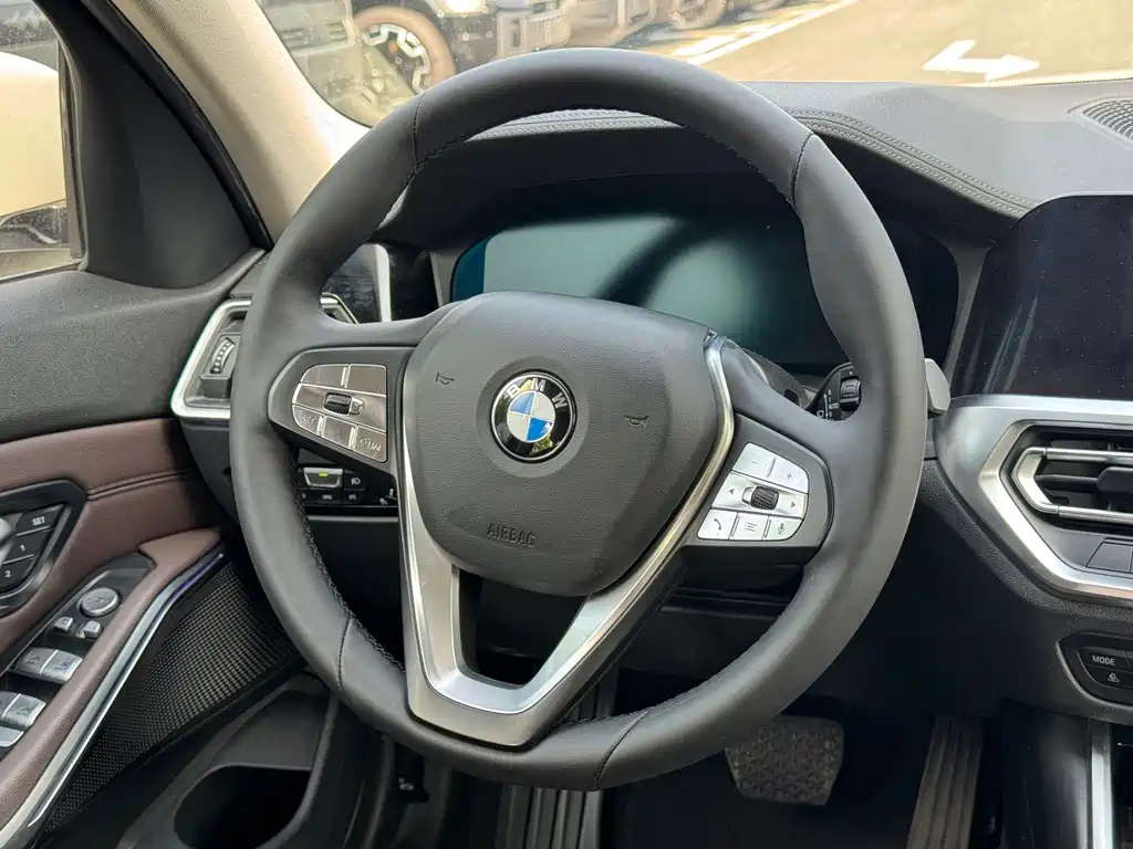 BMW 3 Series — миниатюра 11