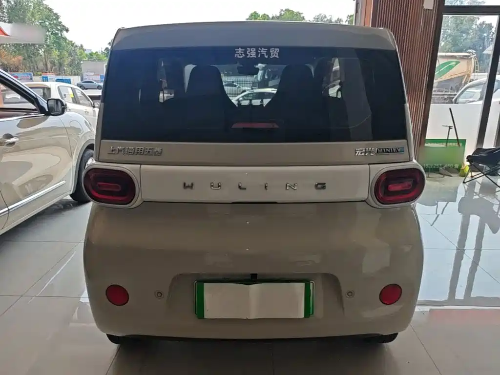 Wuling MINIEV — миниатюра 6