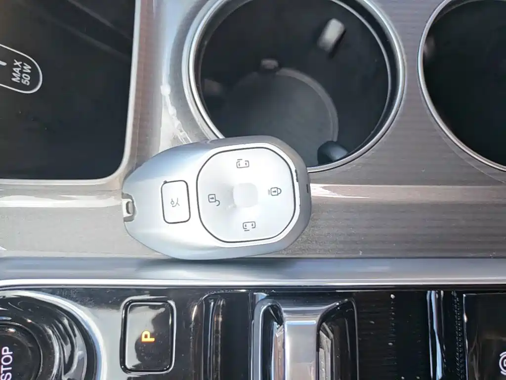 GAC Motor Trumpchi E8 PHEV — миниатюра 9