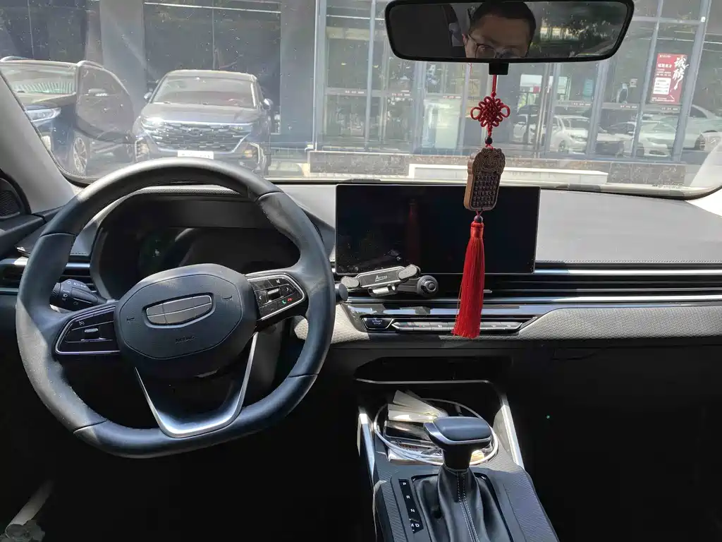 Geely Emgrand — миниатюра 7