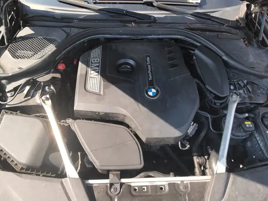 BMW 5 Series — миниатюра 10