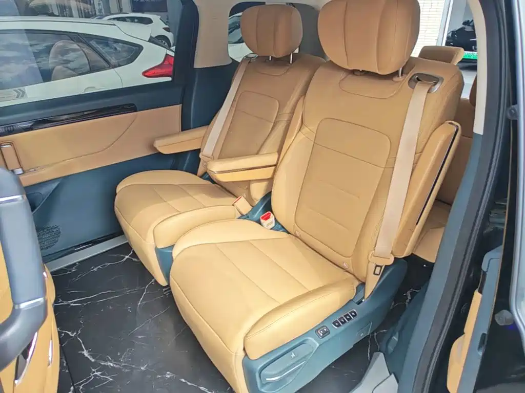 GAC Motor Trumpchi E8 PHEV — миниатюра 17