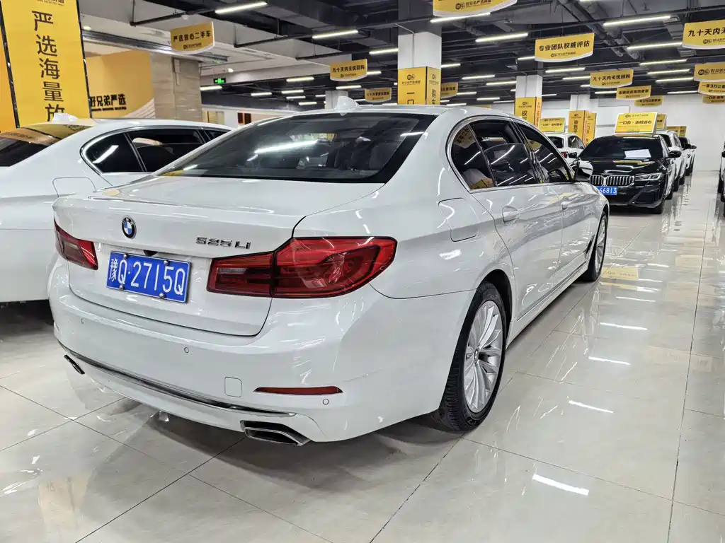 BMW 5 Series — миниатюра 13