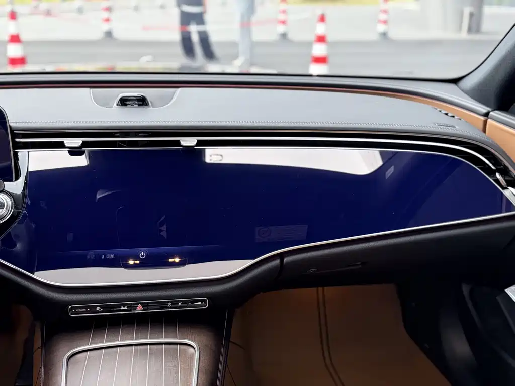 Mercedes-Benz E-Class — миниатюра 26