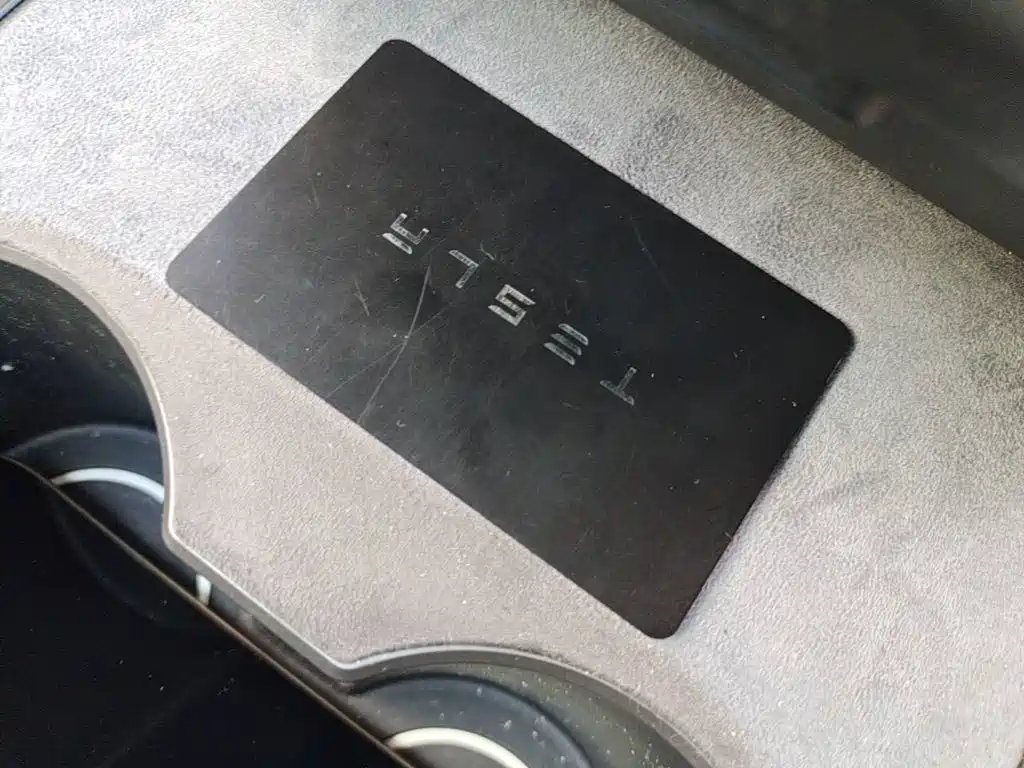Tesla Model Y — миниатюра 9