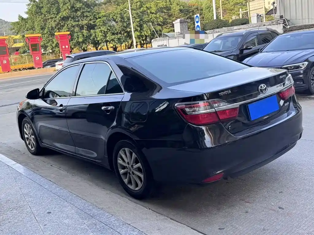 Toyota Camry — миниатюра 6