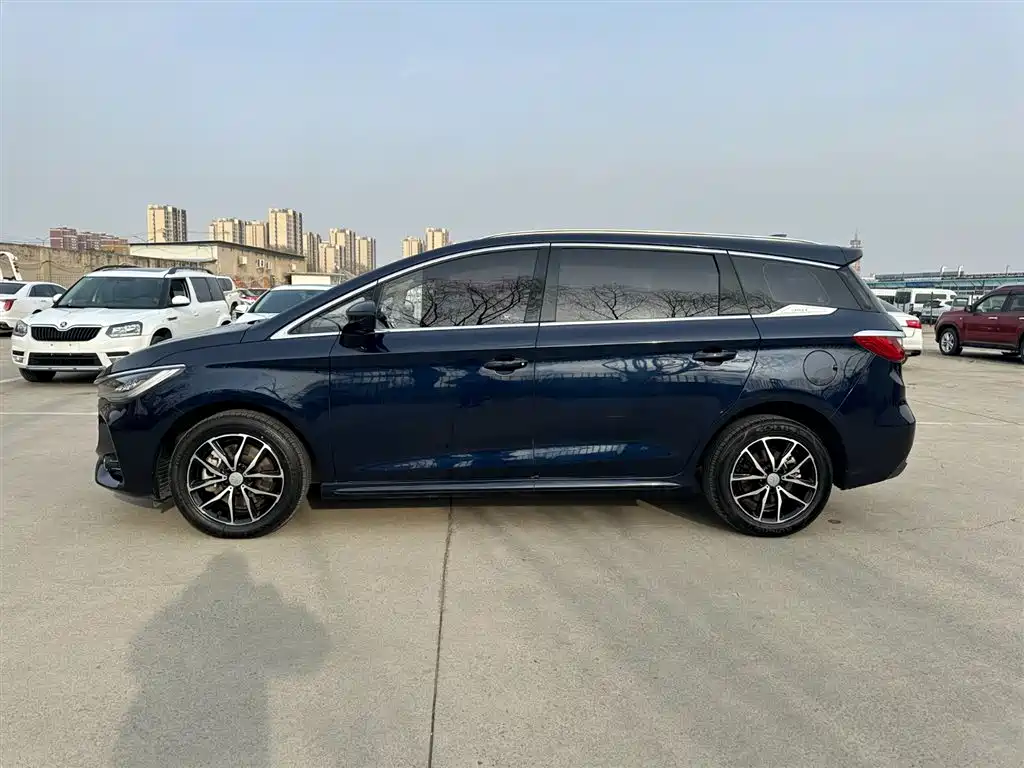 BYD SONG MAX