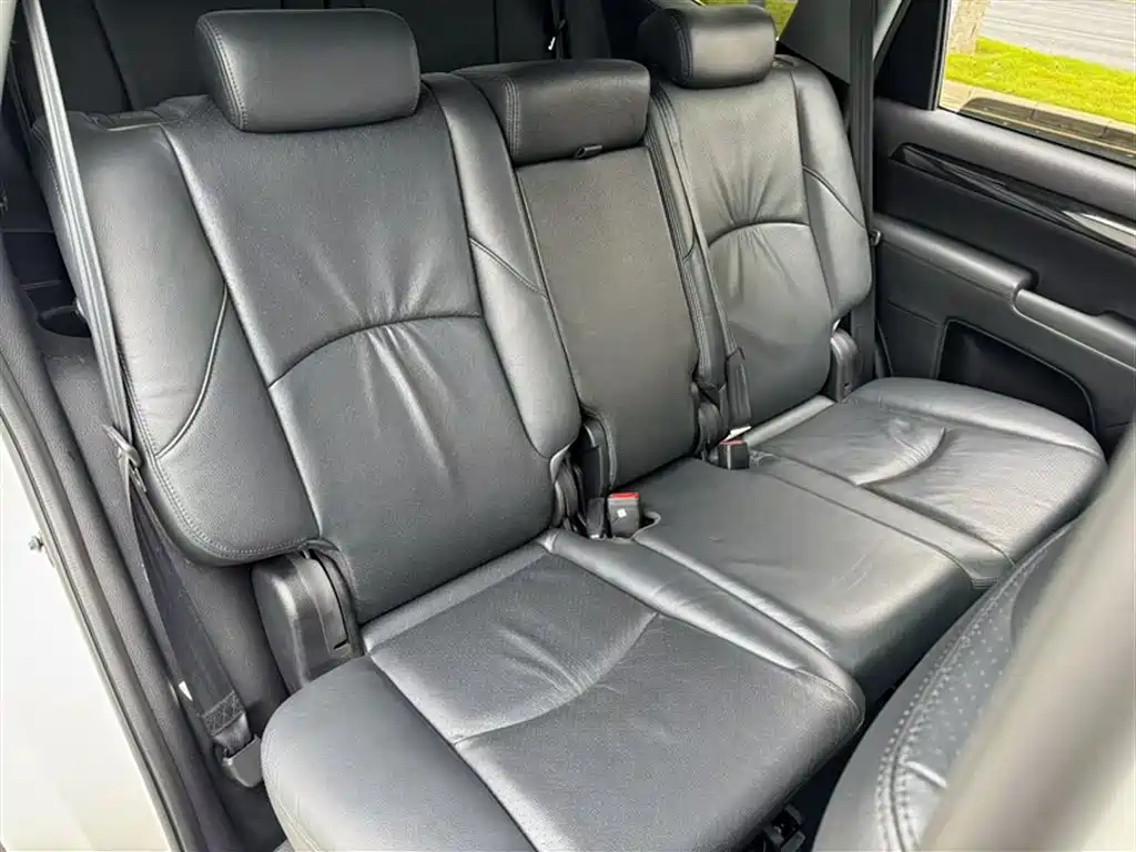 Kia Borrego — миниатюра 6