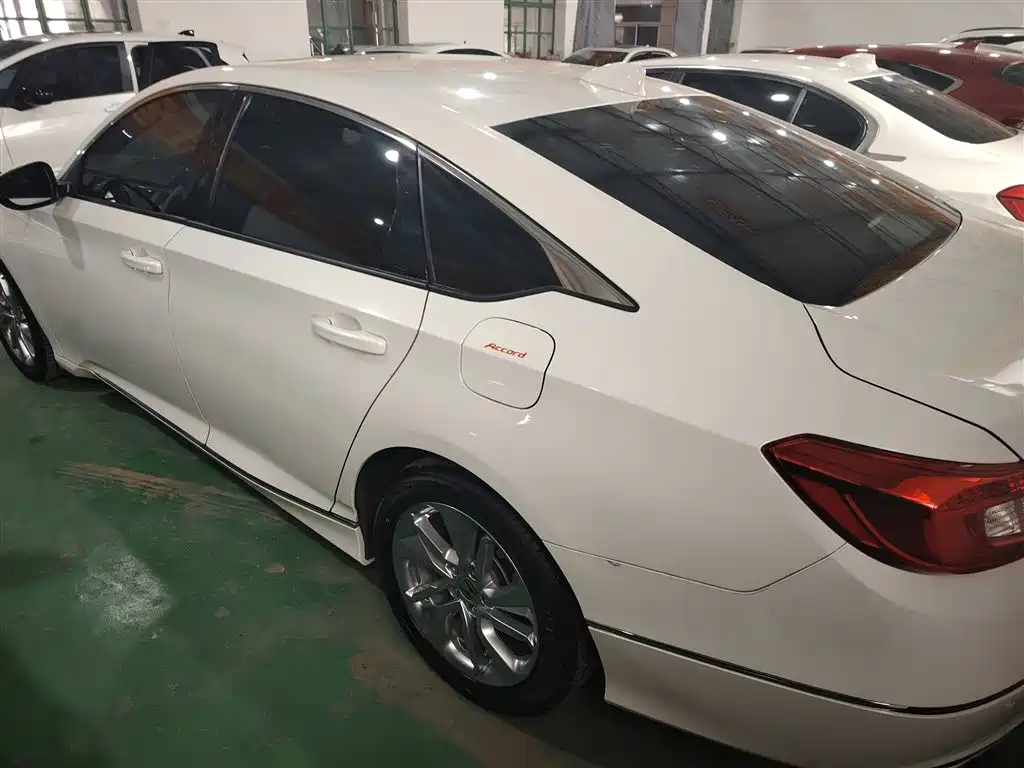 Honda Accord 2018 260TURBO Luxury VI