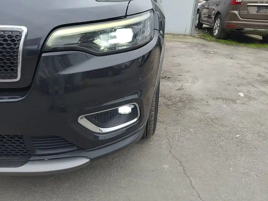 Jeep Cherokee — миниатюра 24