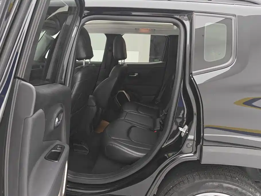 Jeep Renegade — миниатюра 11