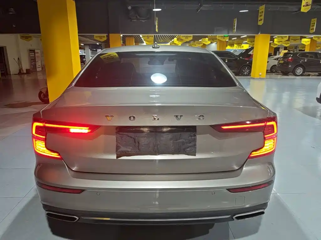 Volvo S60 — миниатюра 6