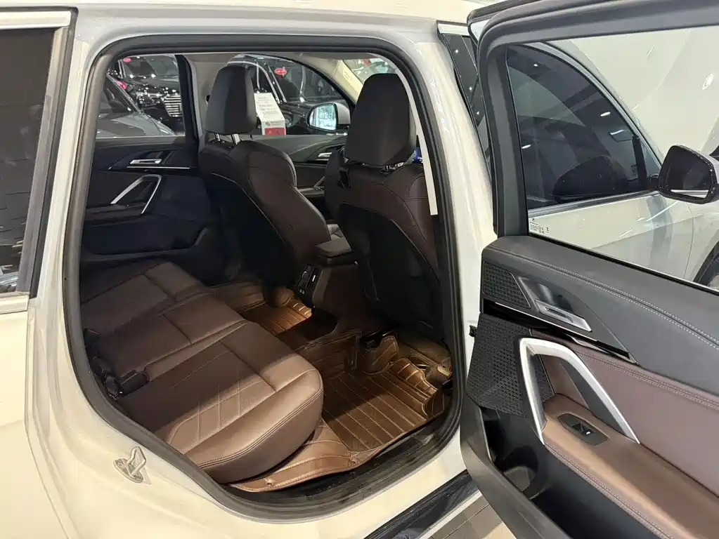 BMW X1 — миниатюра 10