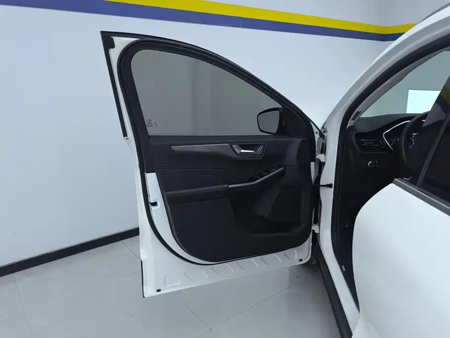 Ford Escape — миниатюра 7