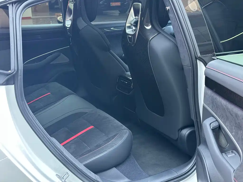 XIAOMI CAR XIAOMI SU7 ULTRA