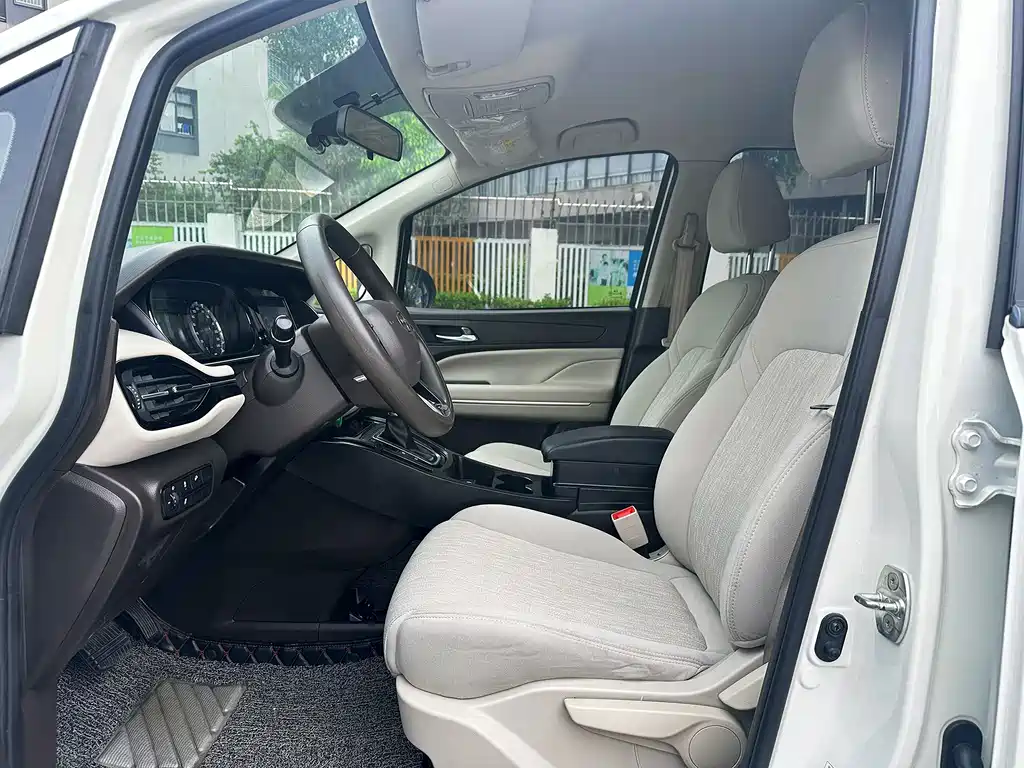 GAC Motor Trumpchi M6 — миниатюра 10