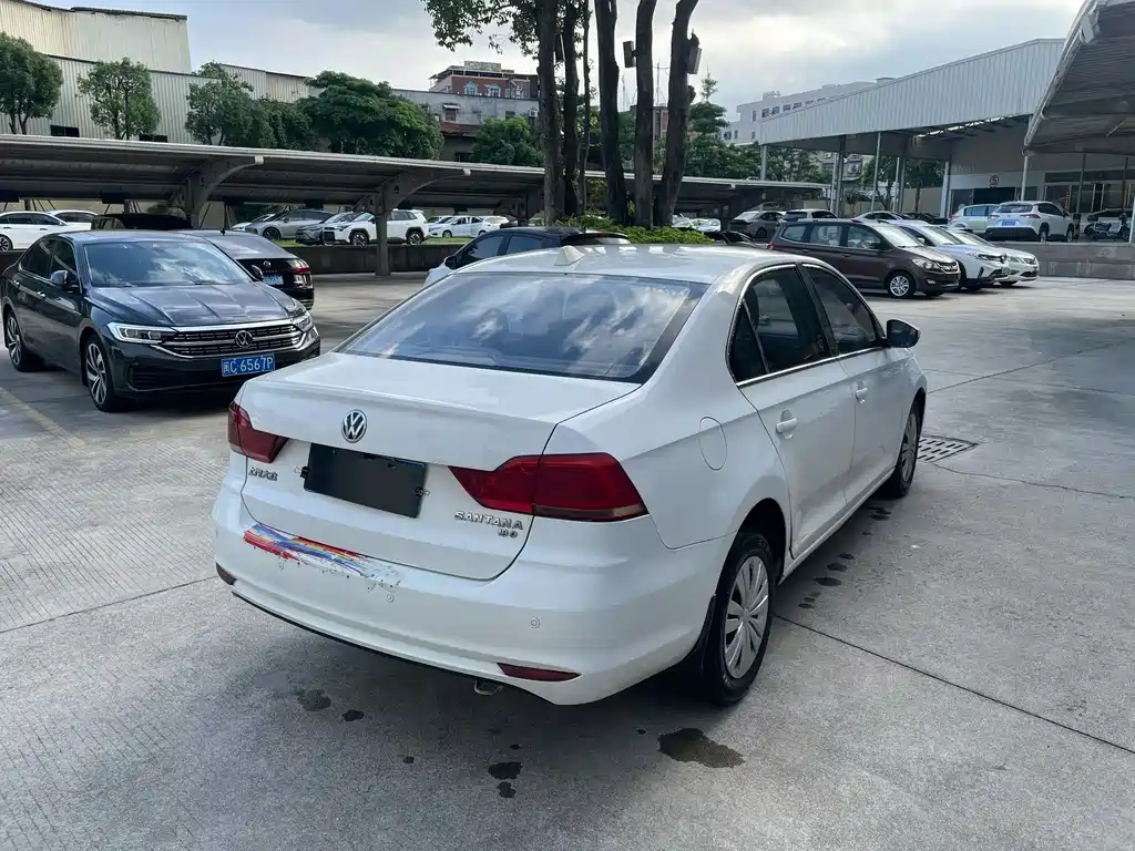Volkswagen Santana — миниатюра 9