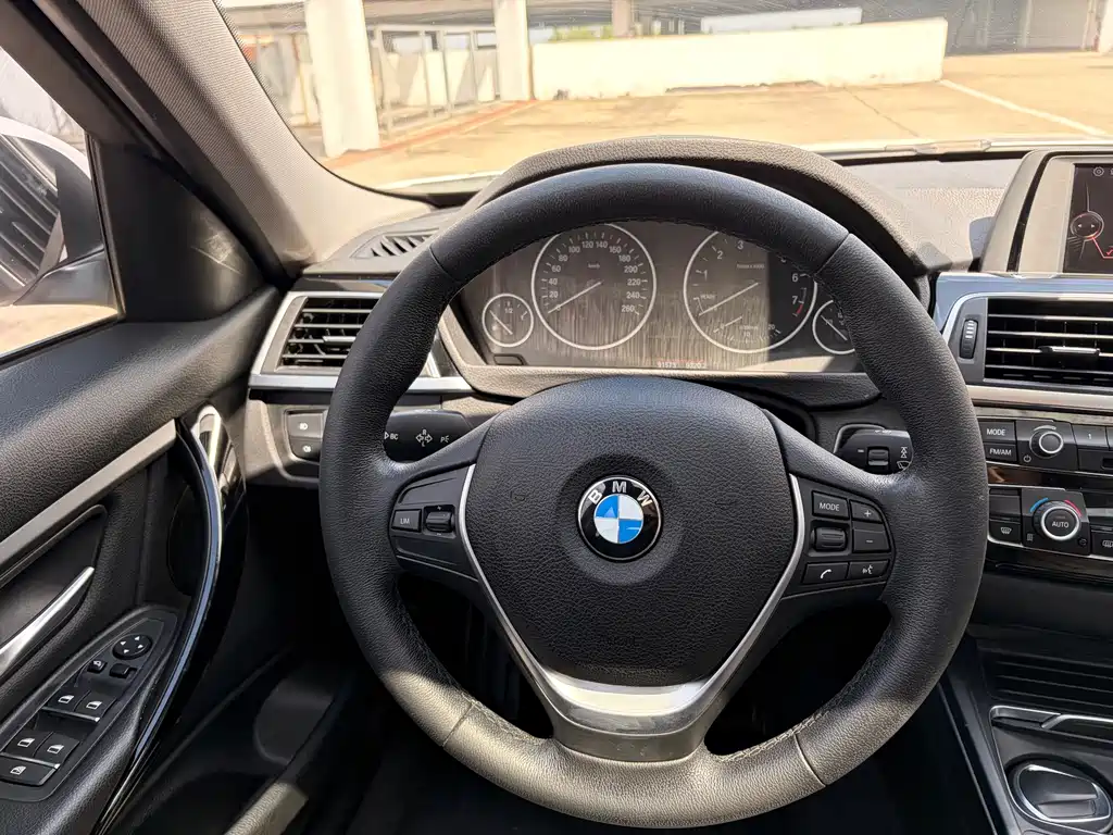 BMW 3 Series — миниатюра 11