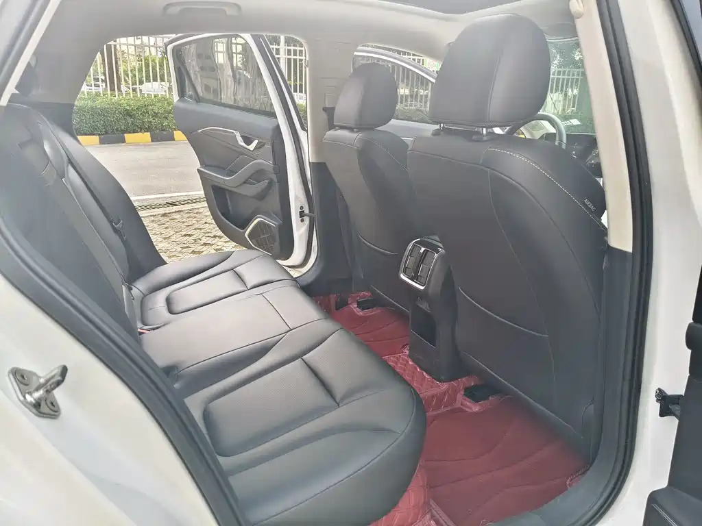 Bestune B70 — миниатюра 12