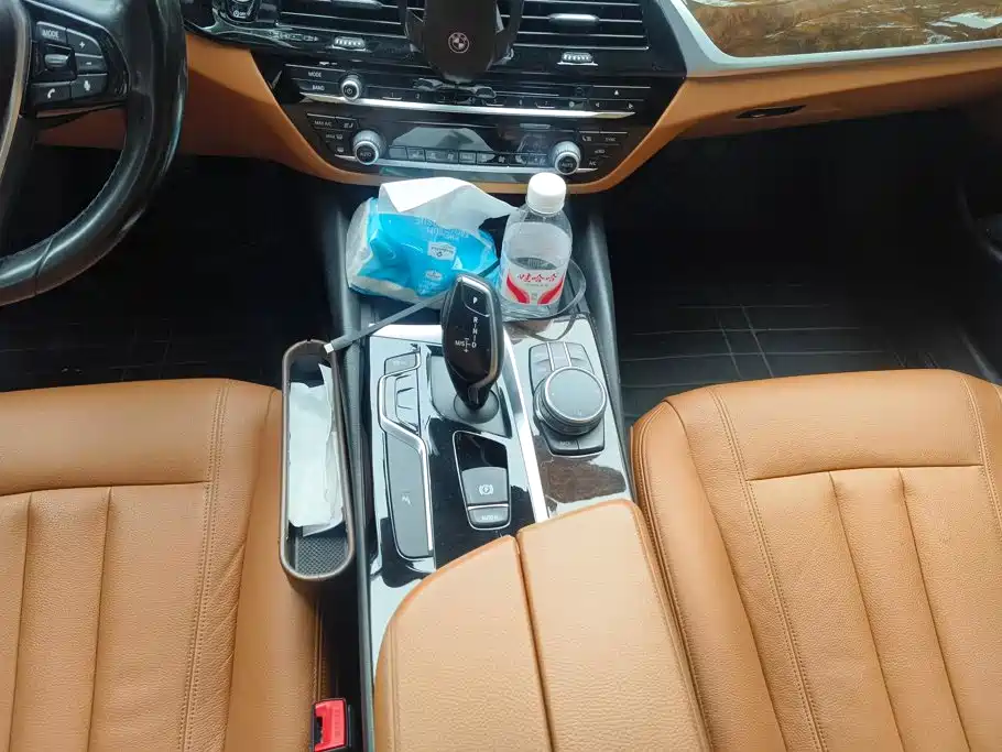 BMW 5 Series — миниатюра 16