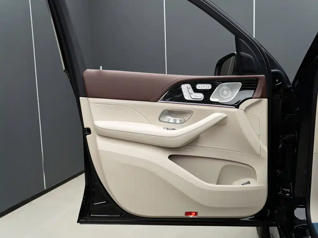 Mercedes-Benz GLS — миниатюра 6