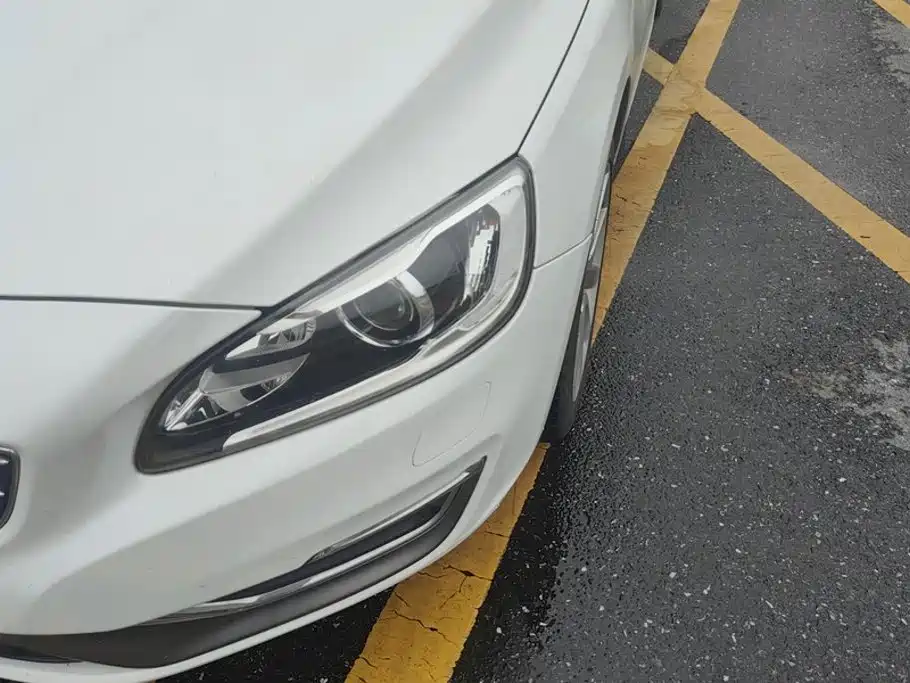 Volvo S60 — миниатюра 5