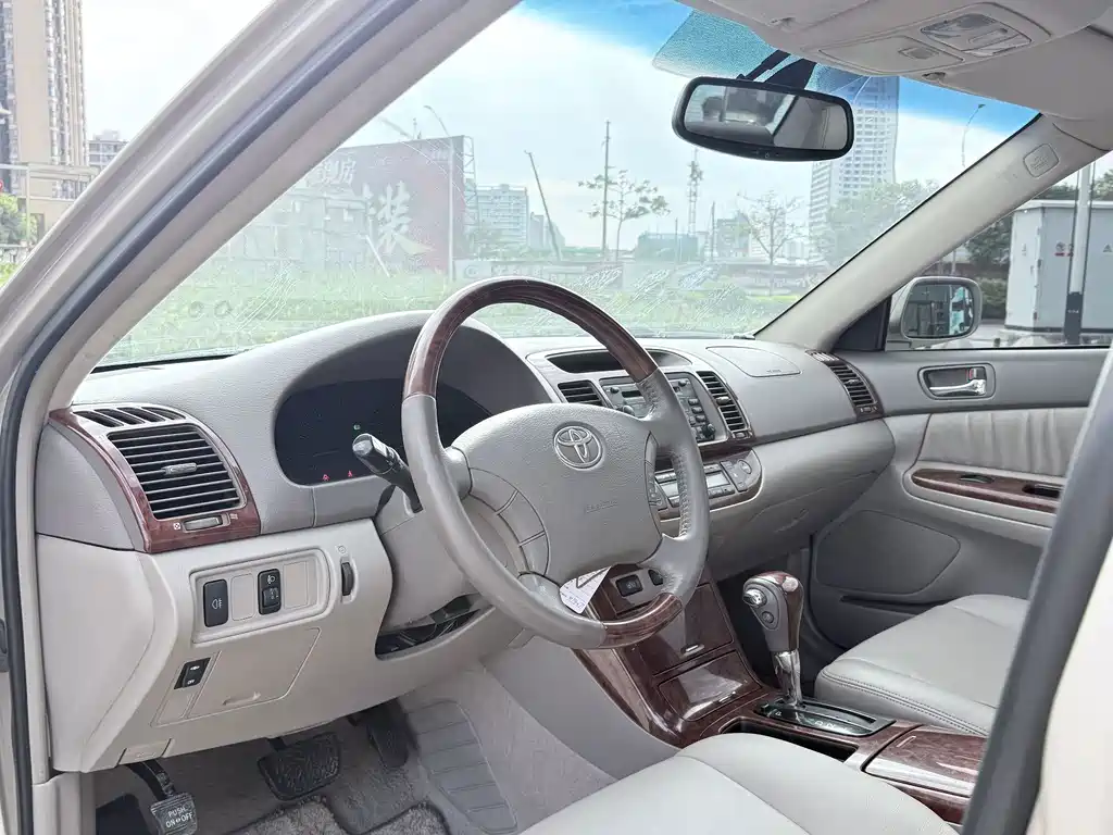 Toyota Camry — миниатюра 15