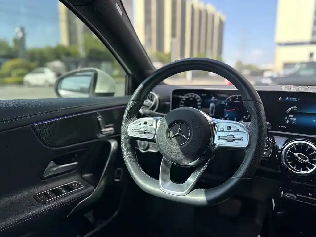 Mercedes-Benz A-Class — миниатюра 13