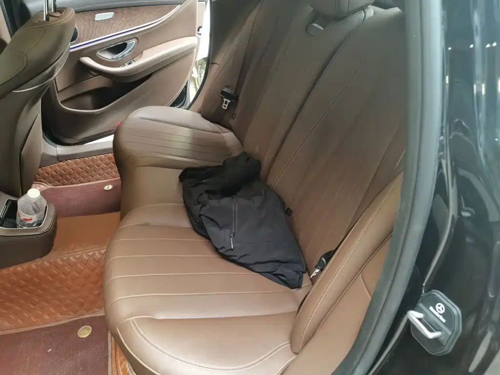 Mercedes-Benz E-Class — миниатюра 15