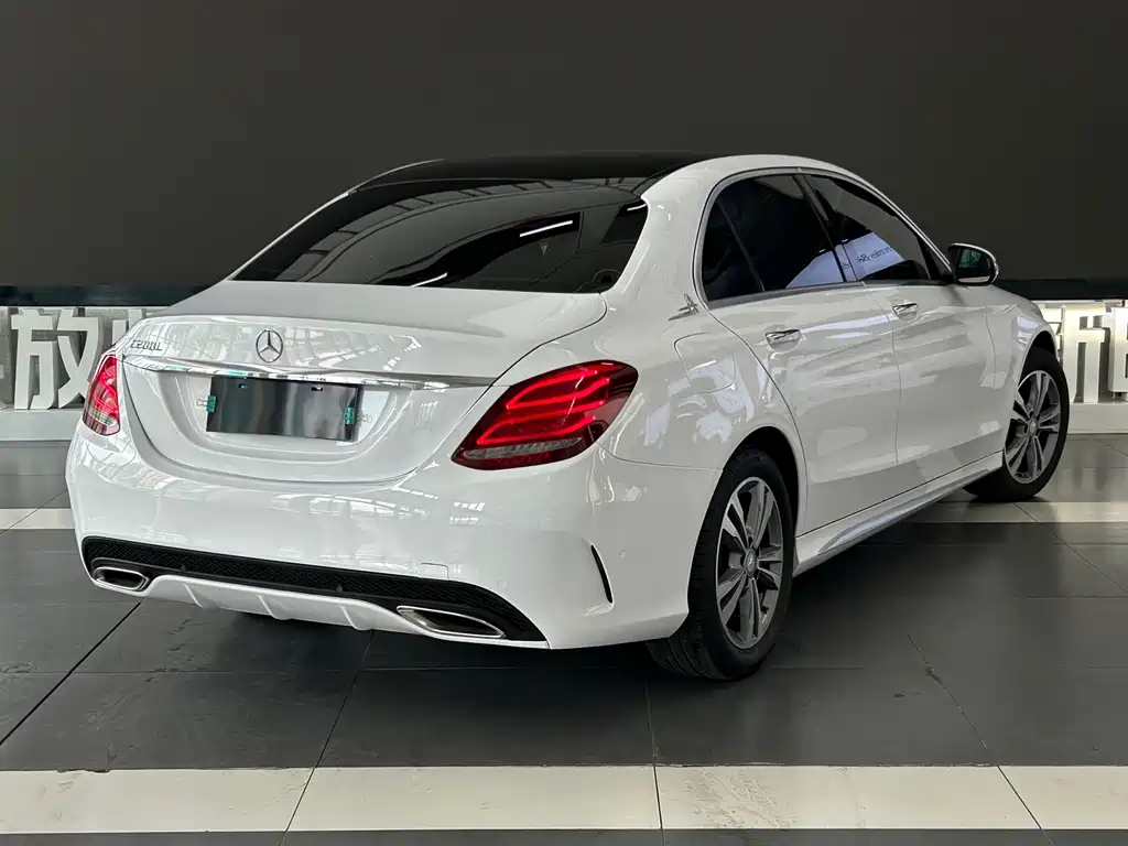 Mercedes-Benz C-Class — миниатюра 10