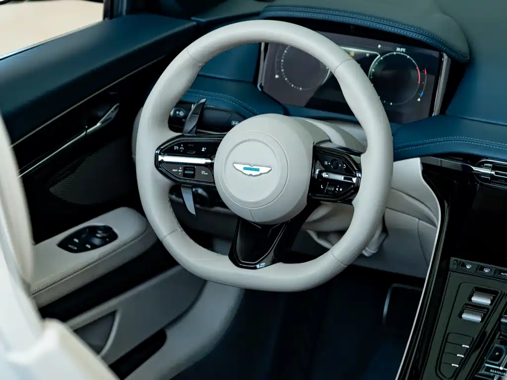 Aston Martin DB12 2025 4.0T V8 Volante